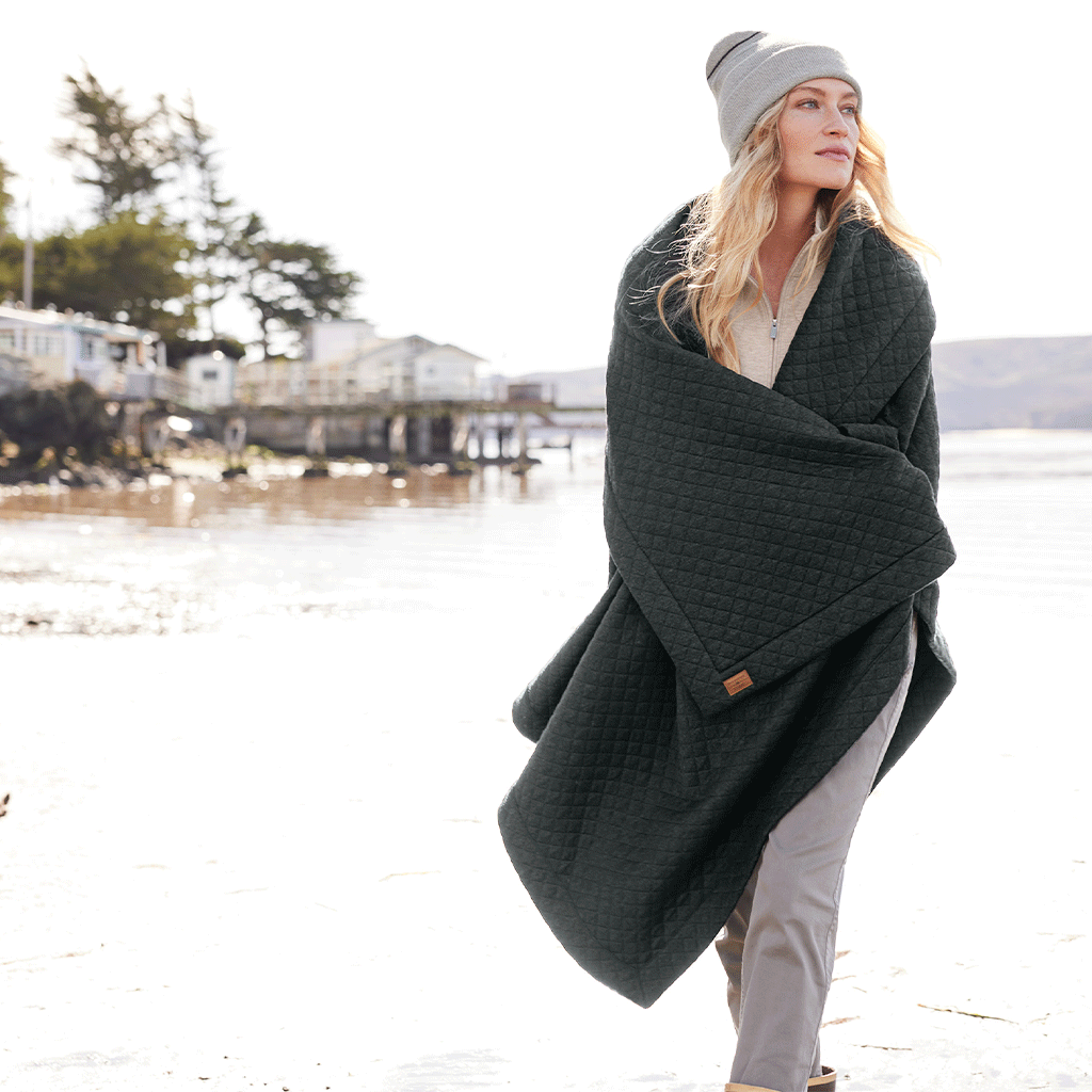 TravisMathew Dark Grey Heather Diamond Quilt Blanket